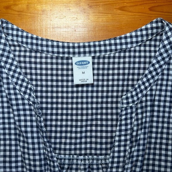 Old Navy gingham sleeveless - Picture 2 of 3